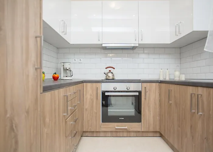 Daire Rhodes Marine House