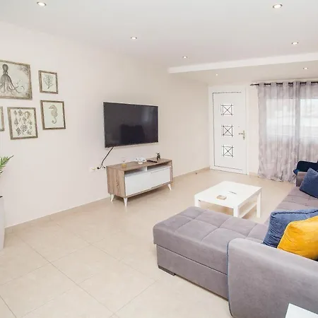 Rhodes Marine House * Rhodes City